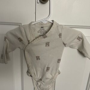 H&M gender neutral bodysuits